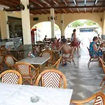 Lemon Grove Hotel And Studios