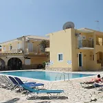 Lemon Grove Hotel And Studios