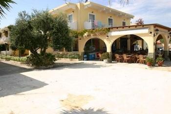Lemon Grove And 2* Kavos