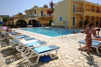 Lemon Grove And 2* Kavos